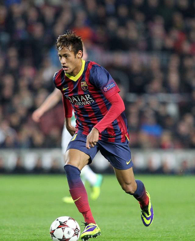 内马尔连续三场比赛得分超过出色发挥，美国队不断突破！观众掌声雷动的简单介绍